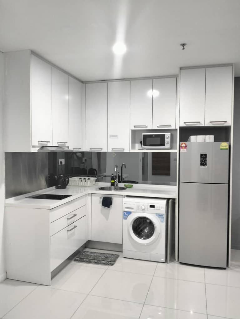 Signature Apartment At Mercu Summer Suites Klcc Куала Лумпур Екстериор снимка